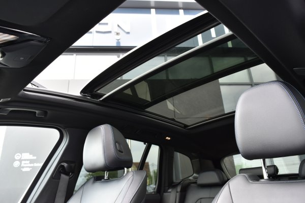 car-img