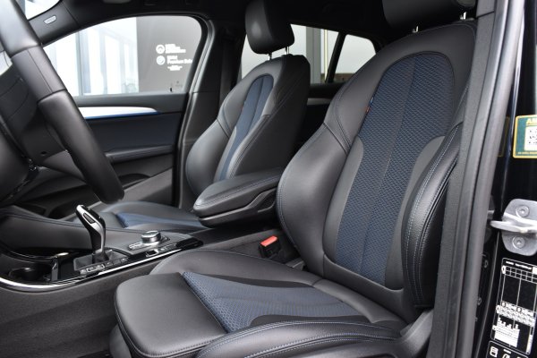 car-img