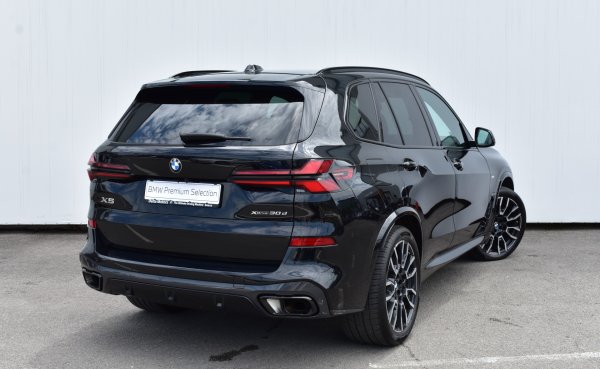 car-img
