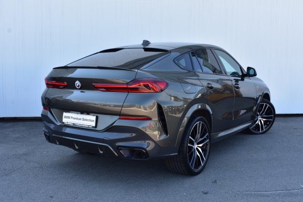 car-img