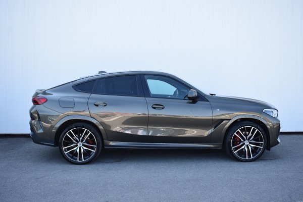 car-img
