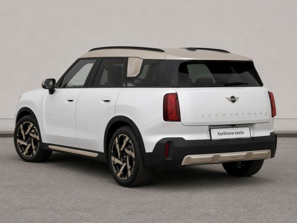 car-img