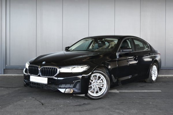 car-img