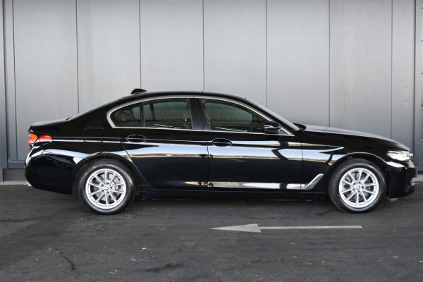 car-img