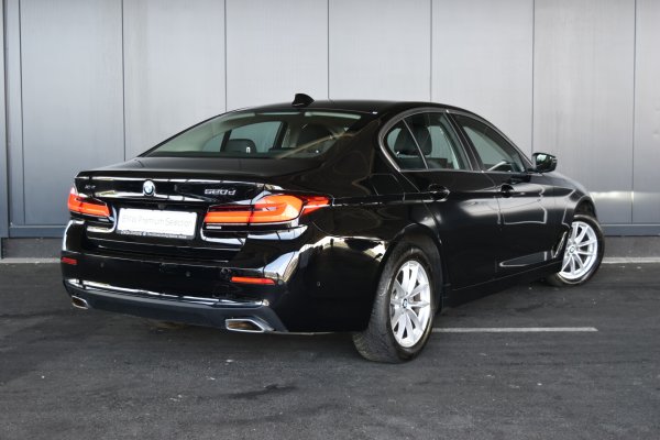 car-img