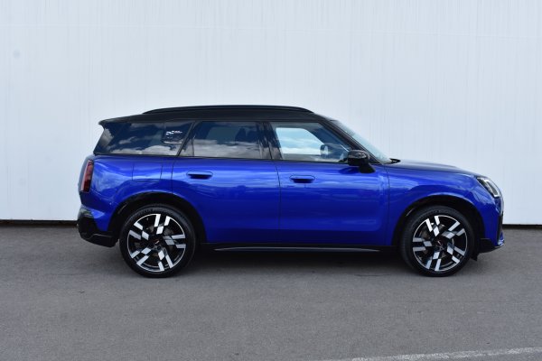 car-img