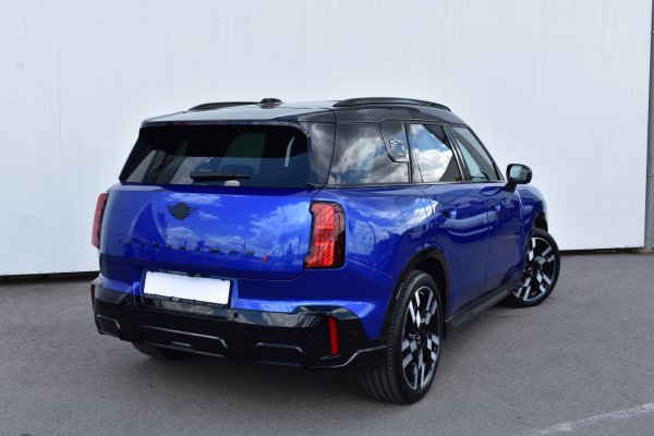 car-img
