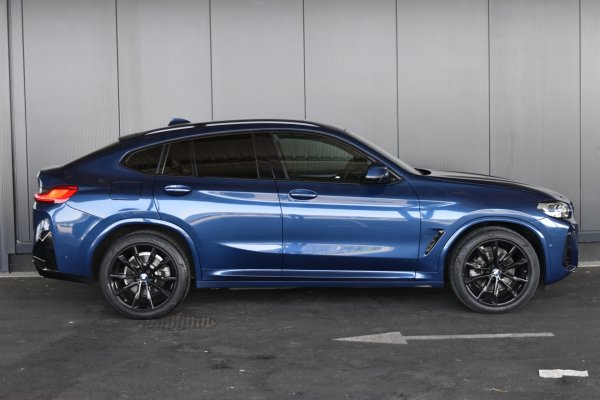 car-img