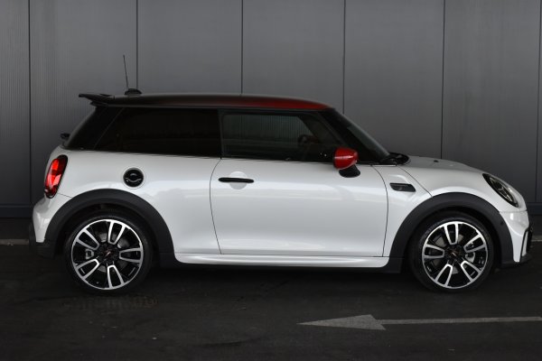 car-img