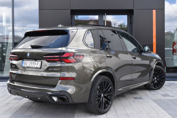 car-img