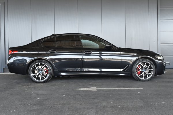 car-img