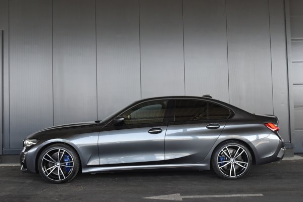 car-img