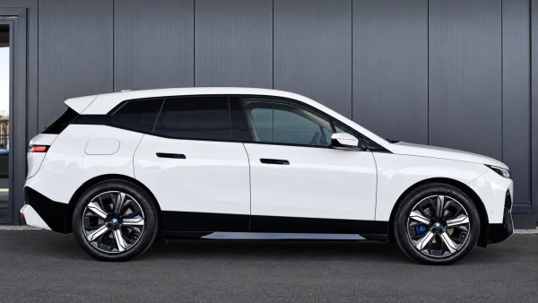 car-img