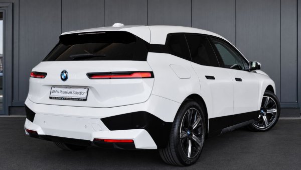 car-img