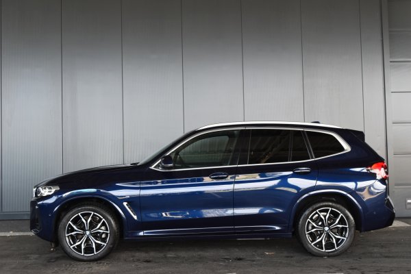 car-img