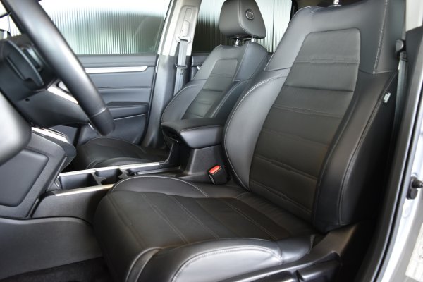 car-img