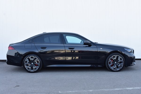 car-img