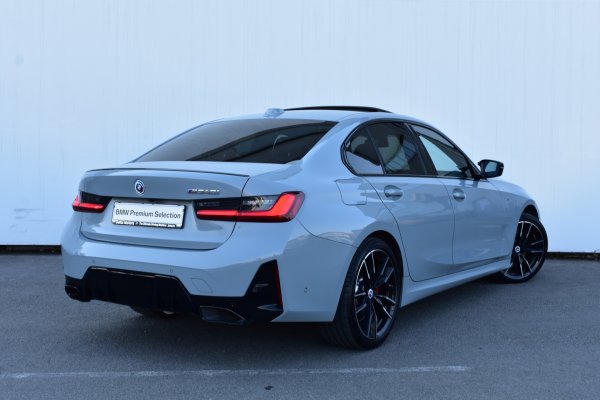 car-img