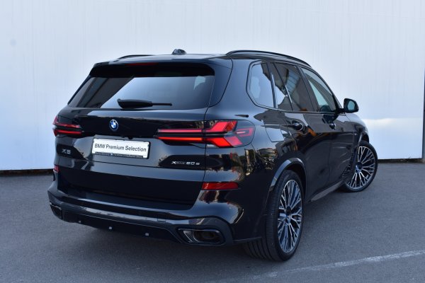 car-img