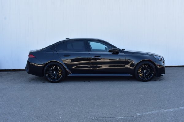 car-img