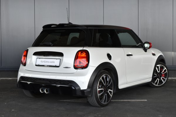 car-img