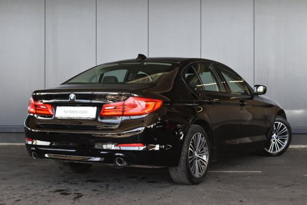 car-img