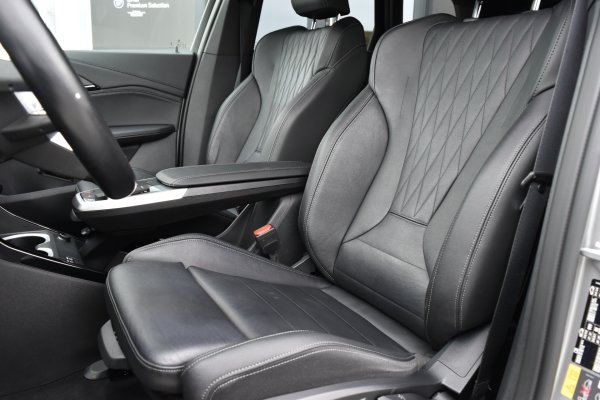 car-img