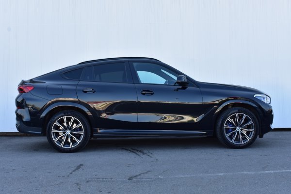 car-img