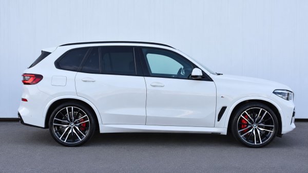 car-img