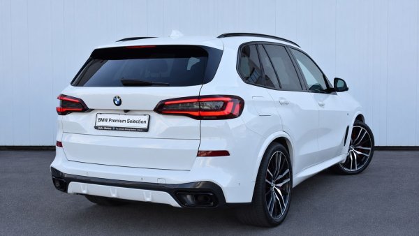 car-img