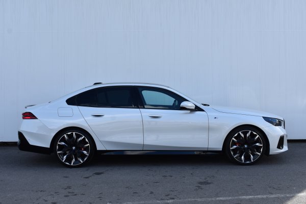 car-img