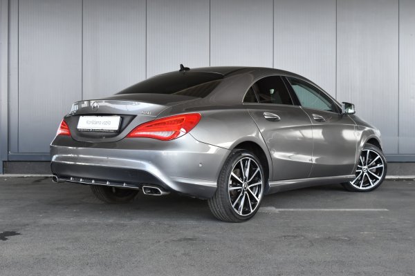 car-img