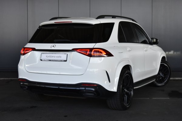 car-img