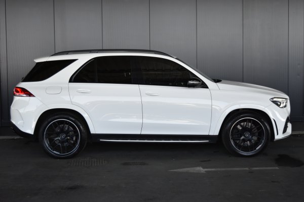 car-img