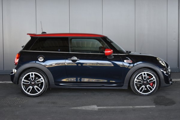 car-img