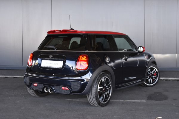 car-img