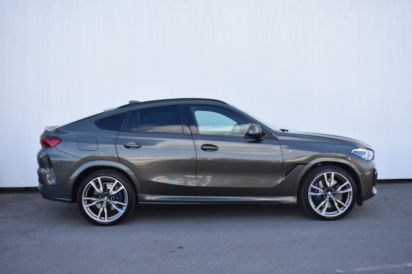 car-img