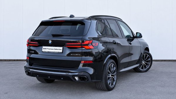 car-img