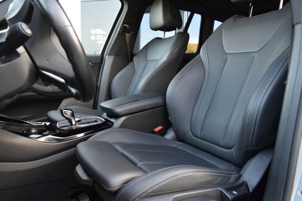 car-img