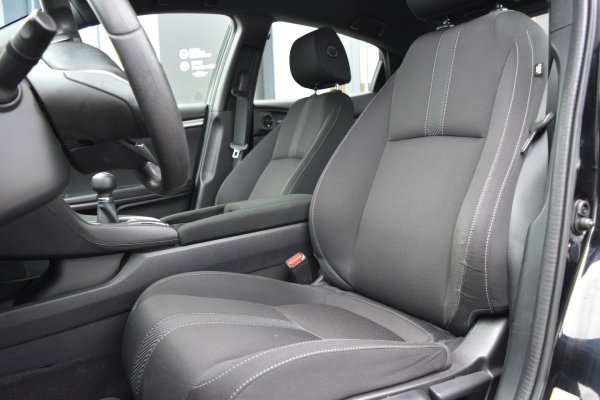 car-img