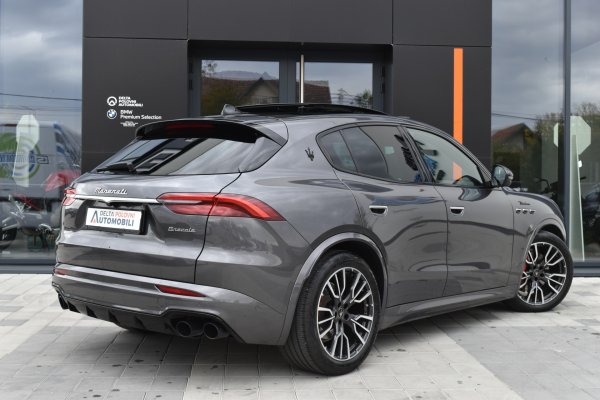 car-img