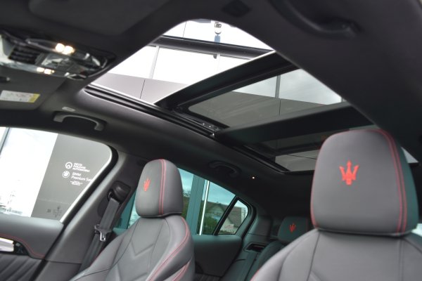 car-img
