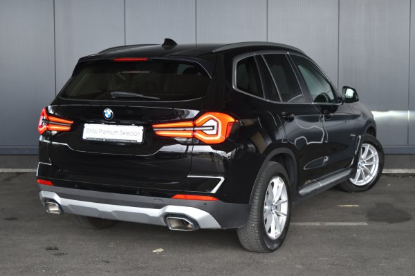 car-img