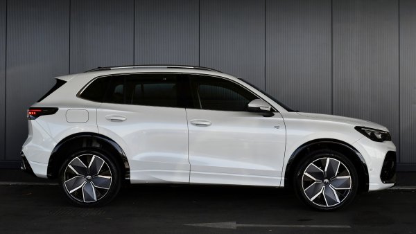 car-img