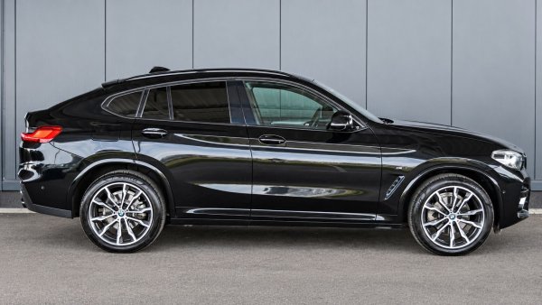car-img
