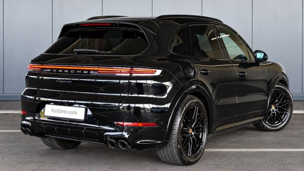 car-img