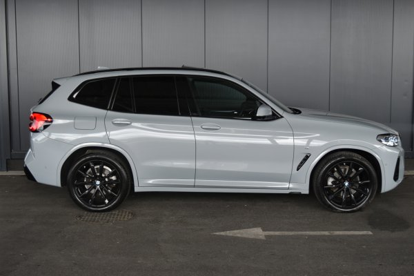 car-img