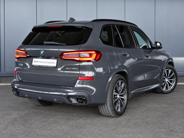 car-img